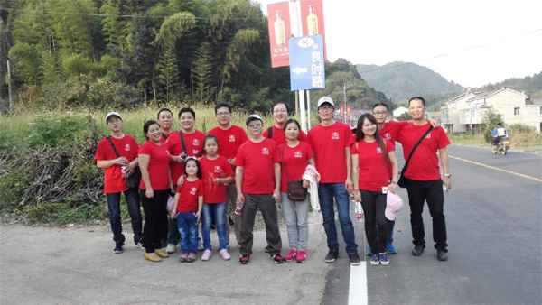 重走QY千亿国际路，爱心在路上